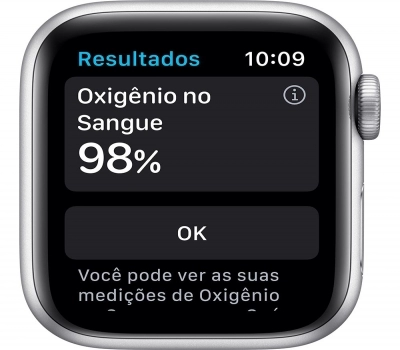 Imagem 44905 Apple Watch Series 6 (GPS) 40mm Caixa Prateada de Alumínio com Pulseira Esportiva Nike Platina/preta